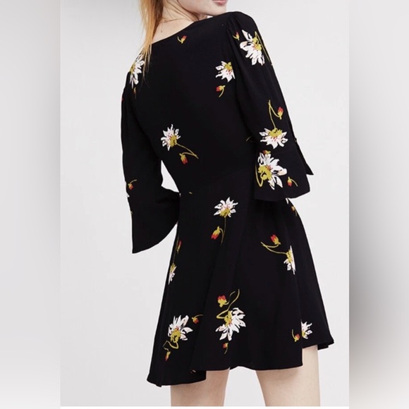 Free People black floral Time on My Side long sleeve mini wrap dress Women’s M - Picture 2 of 10
